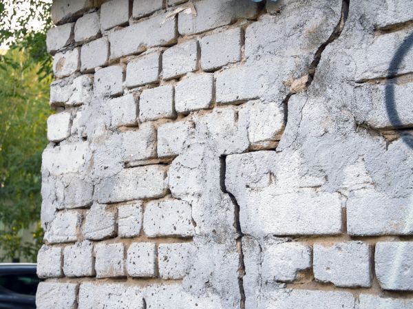 Cracked Brick Wall Repair in Elyria