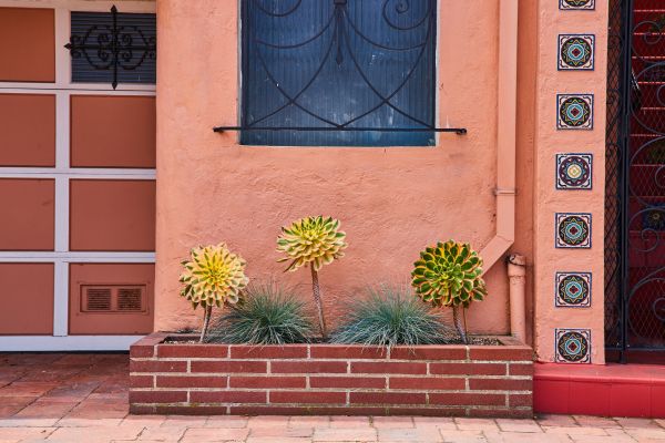 Brick Planter Installation in Elyria